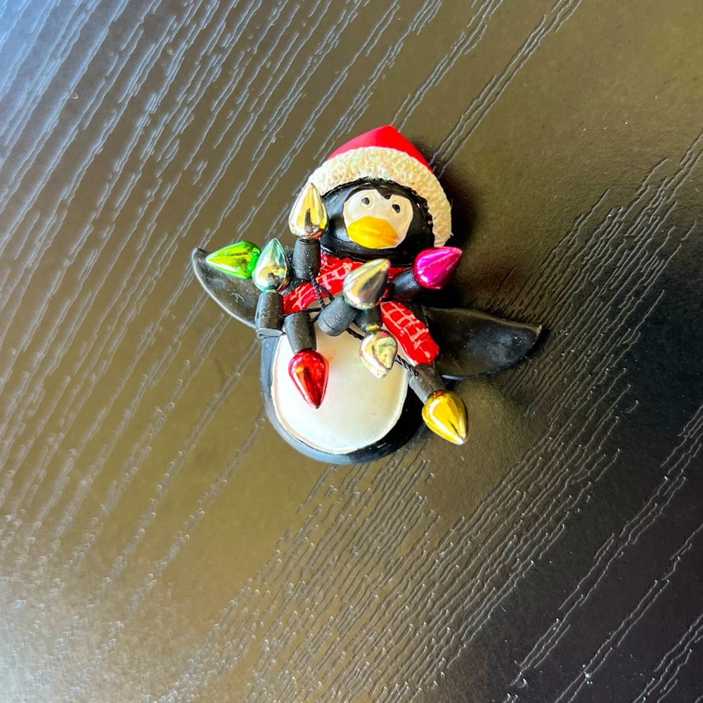 2 for 10🌸 Penguin Christmas Pin